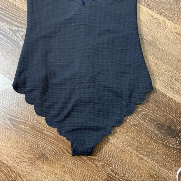 Marysia womens black scalloped mott maillot halter one piece swimsuit Small - Picture 6 of 10